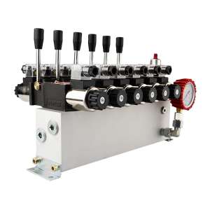 Hydraulický rozvaděč 6sekční 12V blok typu Cetop 3 NG6 s proporcionálním regulátorem průtoku s manometrem, elektrickými zástrčkami a přípojkami
